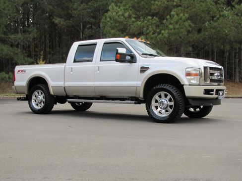 Used 2010 Ford F250 King Ranch image 3