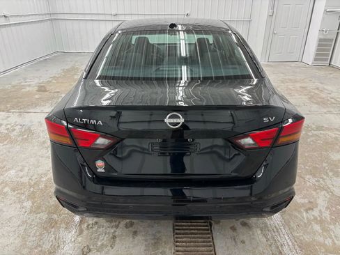 Used 2024 Nissan Altima 2.5 SV image 6