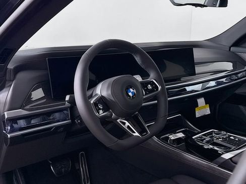 New 2026 BMW 740i xDrive image 9