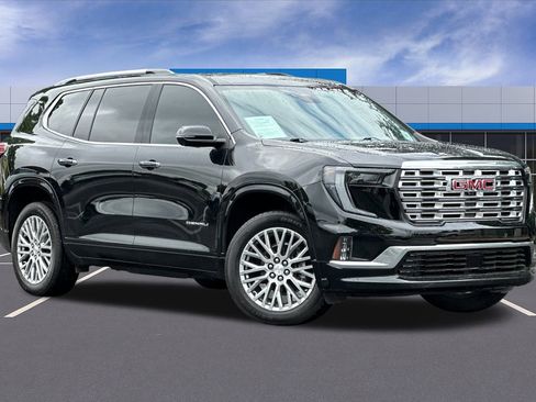 Used 2024 GMC Acadia Denali image 2