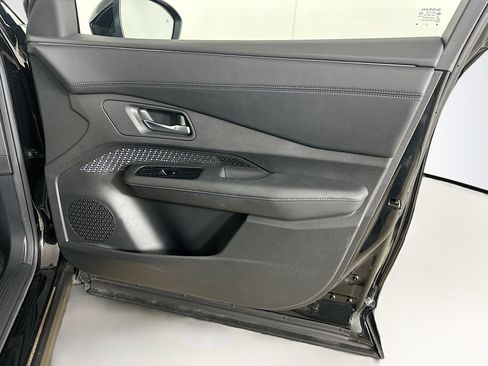 Used 2023 Nissan Ariya FWD image 31