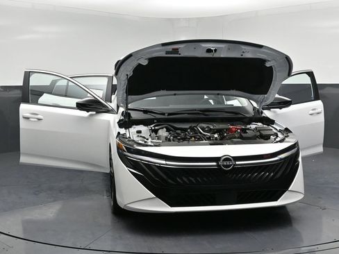 New 2026 Nissan Sentra SR w/ SR Premium Package image 36