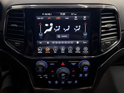 Used 2019 Jeep Grand Cherokee Limited AWD/4WD image 23