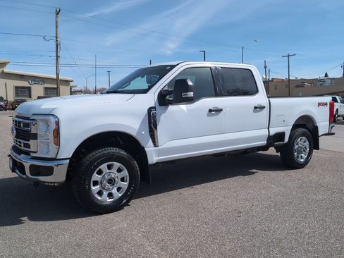 Used 2024 Ford F250 XLT w/ FX4 Off-Road Package image 2