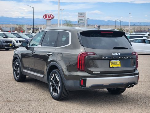 Used 2025 Kia Telluride S AWD/4WD image 3