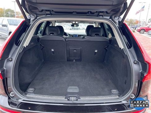 Used 2023 Volvo XC60 B5 Plus image 27