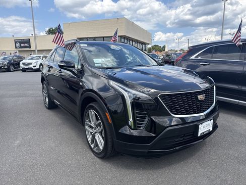 Used 2023 Cadillac XT4 Sport image 4