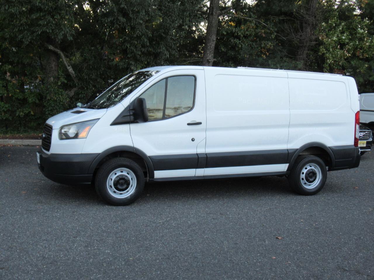 Used 2018 Ford Transit 250 130 Low Roof RWD image 2