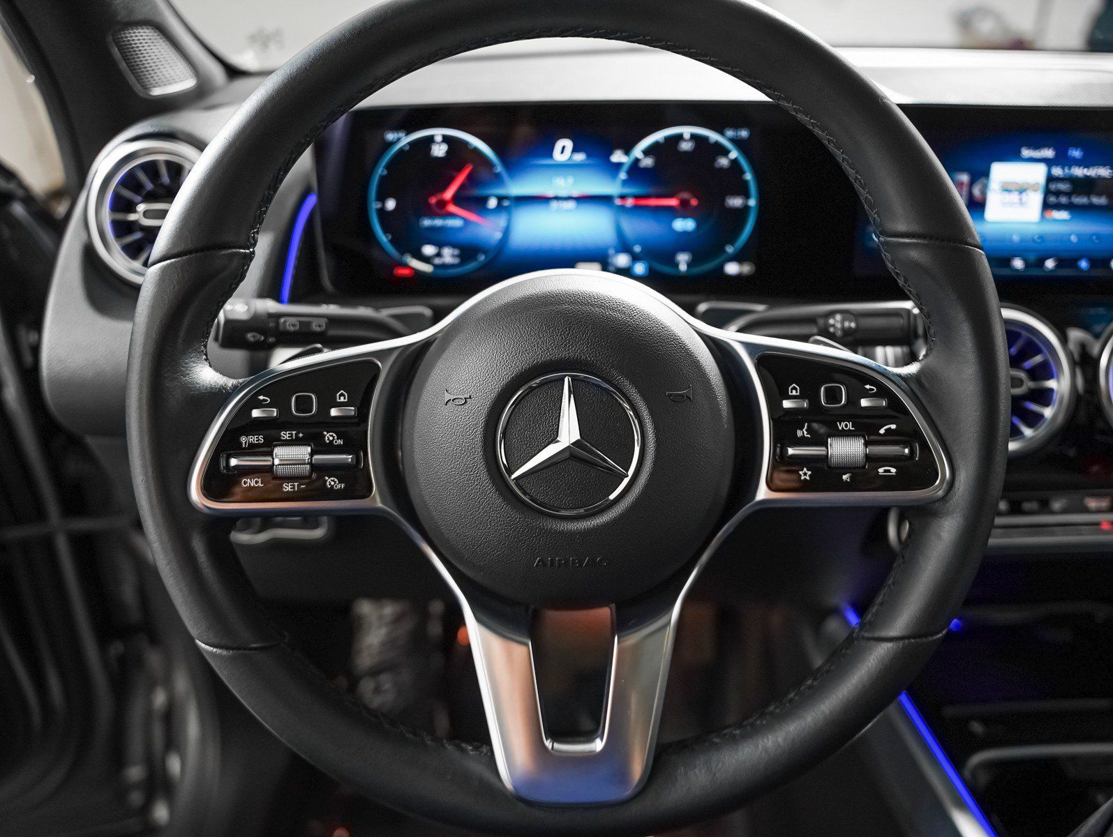 Certified 2023 Mercedes-Benz EQB 300 4MATIC w/ Exclusive Package image 16