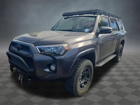Used 2019 Toyota 4Runner SR5 Premium AWD/4WD image 2