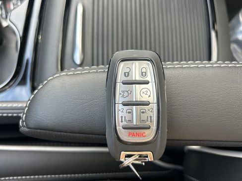 New 2026 Chrysler Pacifica Limited w/ S Appearance Package image 47