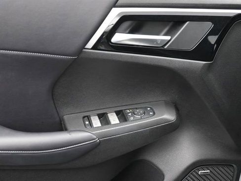 Used 2025 Mitsubishi Outlander SE AWD/4WD image 17
