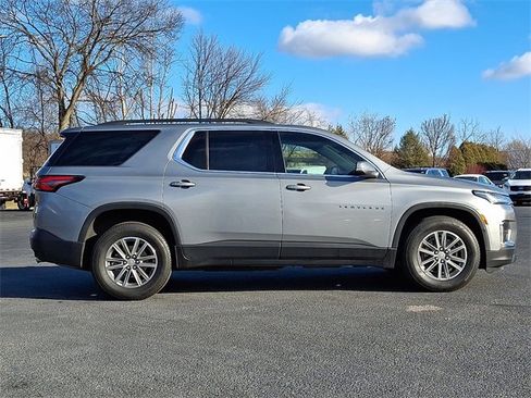 Used 2023 Chevrolet Traverse LT image 10
