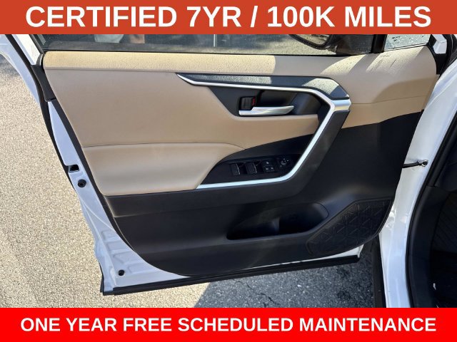 Used 2025 Toyota RAV4 XLE AWD/4WD image 13
