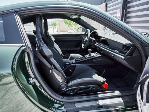 Used 2025 Porsche 911 GT3 w/ Weissach Package RWD image 30