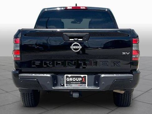 Certified 2022 Nissan Frontier SV w/ Technology Package RWD image 5