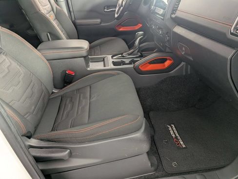 Used 2024 Nissan Frontier PRO-4X AWD/4WD image 33