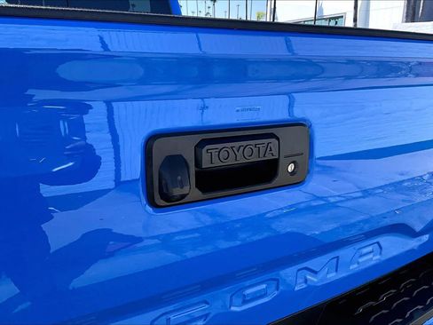 Used 2021 Toyota Tacoma TRD Off-Road w/ Technology Package AWD/4WD image 30