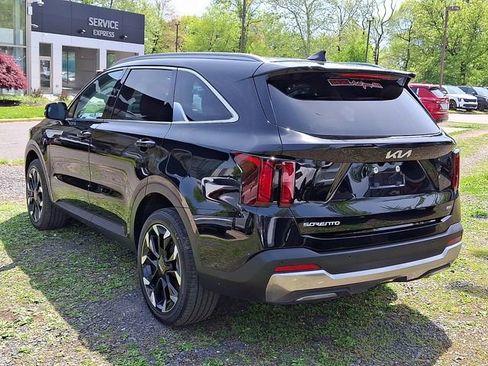Certified 2026 Kia Sorento EX AWD/4WD image 4