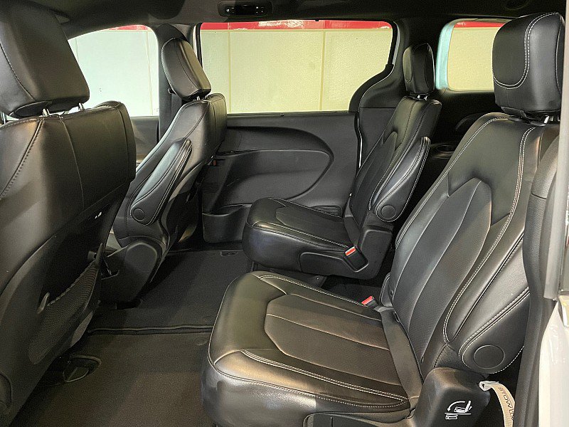 Used 2026 Chrysler Pacifica Select FWD image 28