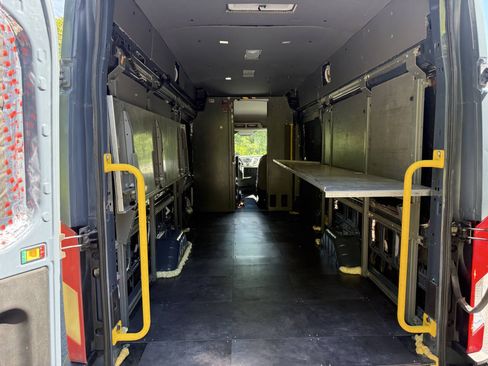 Used 2019 Ford Transit 250 148 High Roof Extended RWD image 15