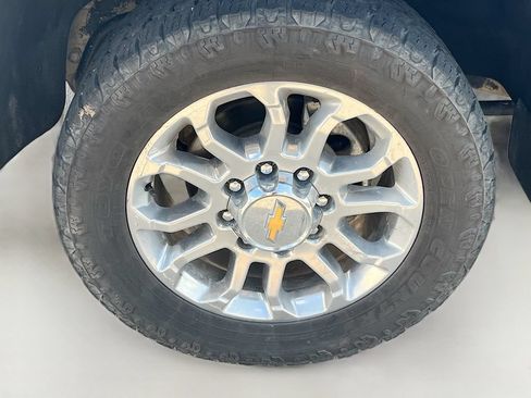 Used 2024 Chevrolet Silverado 2500 LTZ w/ LTZ Premium Package AWD/4WD image 30