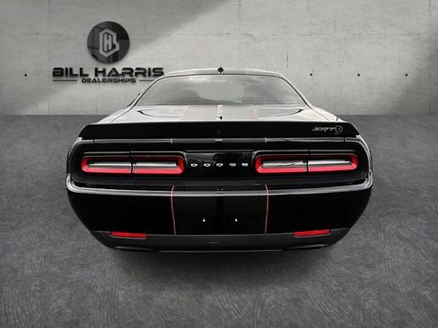 Used 2016 Dodge Challenger SRT Hellcat image 9