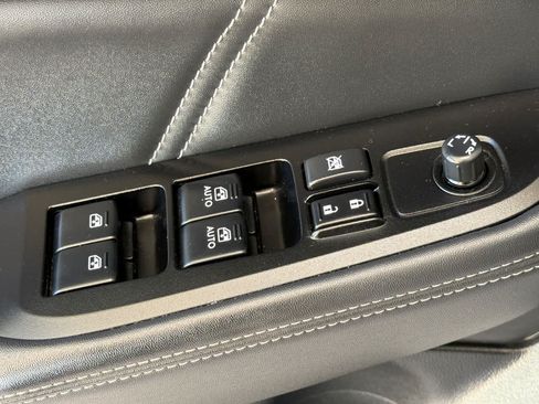 Used 2019 Subaru Outback 2.5i Limited w/ Popular Package #2 AWD/4WD image 13