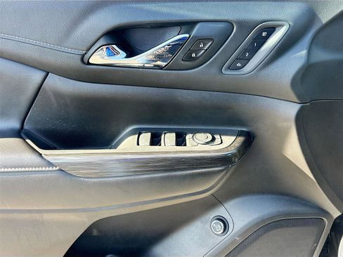 Used 2021 GMC Acadia SLT w/ Elevation Edition image 19