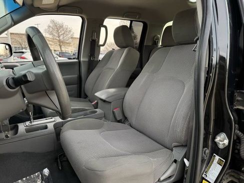 Used 2019 Nissan Frontier SV image 26