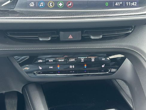 Used 2021 Buick Envision Preferred AWD/4WD image 23