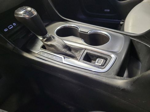Used 2019 Chevrolet Equinox Premier FWD image 26