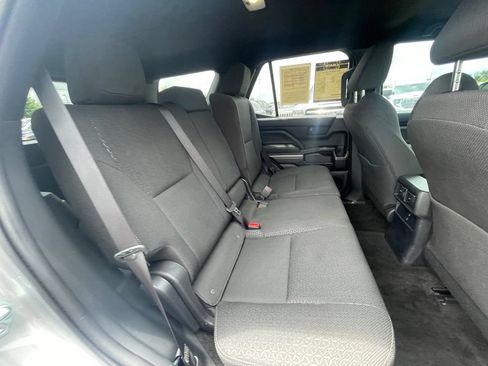 Used 2025 Toyota 4Runner SR5 AWD/4WD image 27