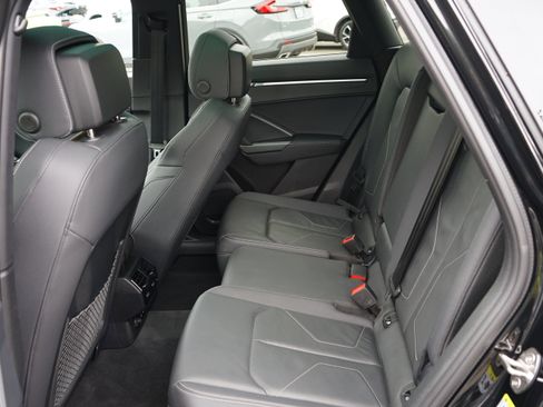 Used 2024 Audi Q3 2.0T Premium Plus w/ Premium Plus Package image 24