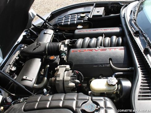 Used 2001 Chevrolet Corvette Coupe w/ Preferred Equipment Group2 RWD image 38