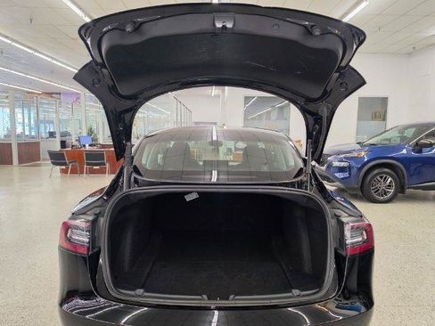 Used 2022 Tesla Model 3 Standard Range RWD image 37