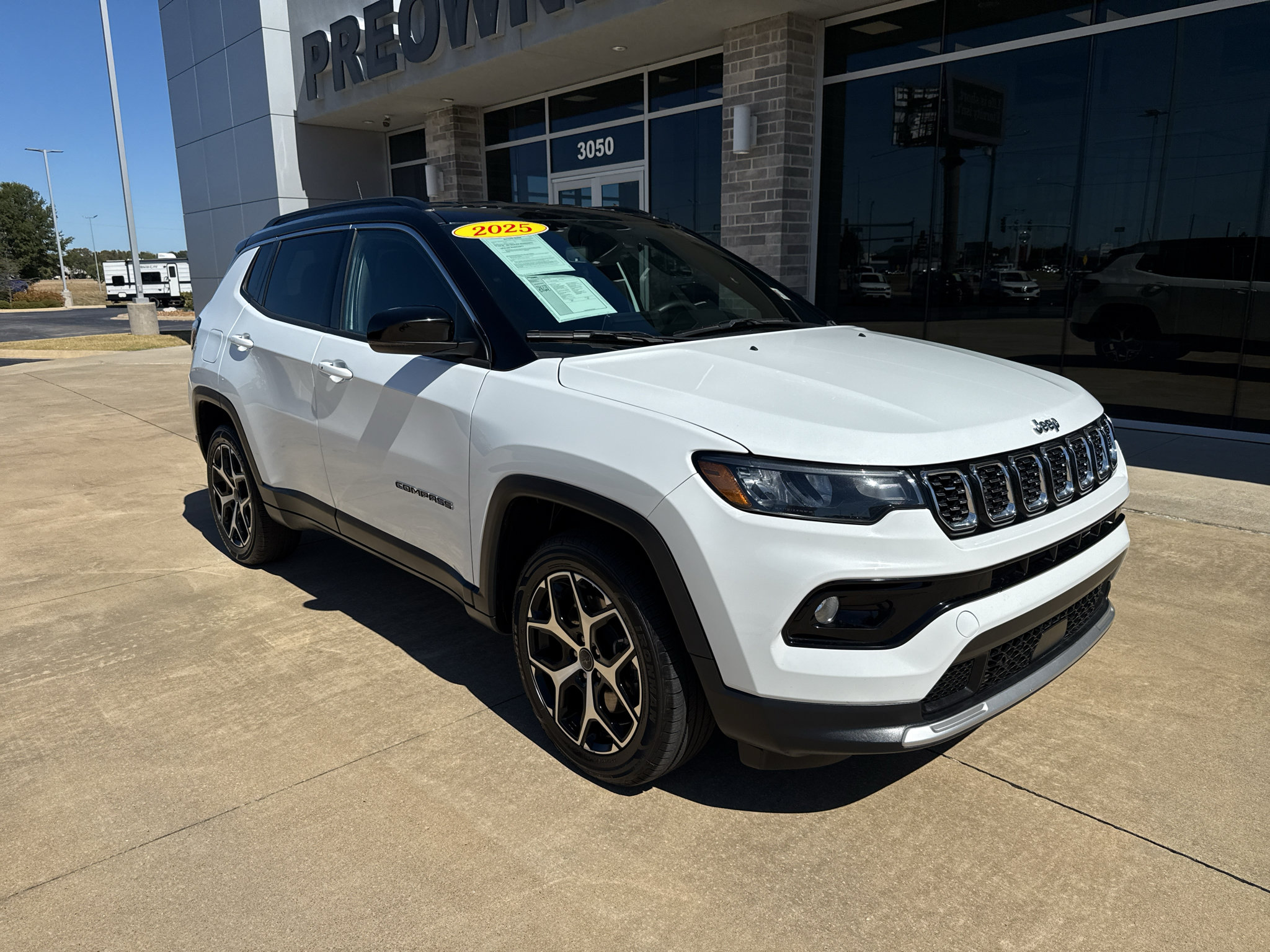 Used 2025 Jeep Compass Limited AWD/4WD image 1