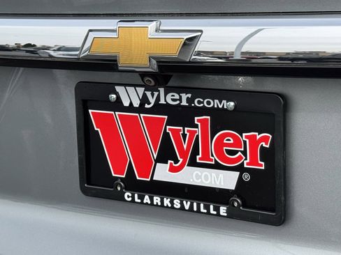 Used 2023 Chevrolet Traverse LT image 46