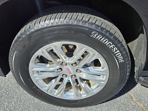 Used 2021 GMC Yukon SLT w/ SLT Premium Package image 18