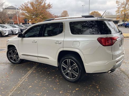 Used 2018 GMC Acadia Denali w/ Technology Package image 4