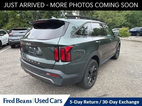 Used 2022 Kia Sorento S w/ Panoramic Sunroof Package AWD/4WD image 8