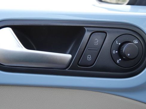 Used 2014 Volkswagen Beetle TDI FWD image 87