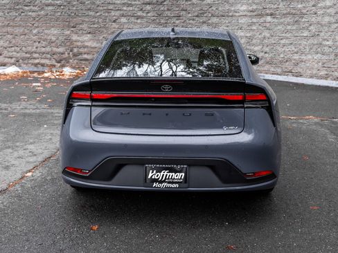 Used 2025 Toyota Prius LE image 8