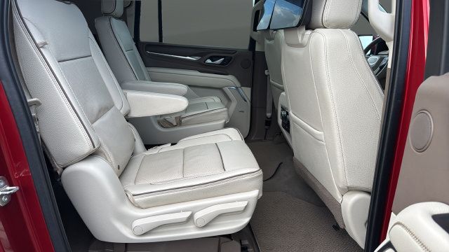 Used 2021 GMC Yukon XL Denali w/ Denali Premium Package AWD/4WD image 26