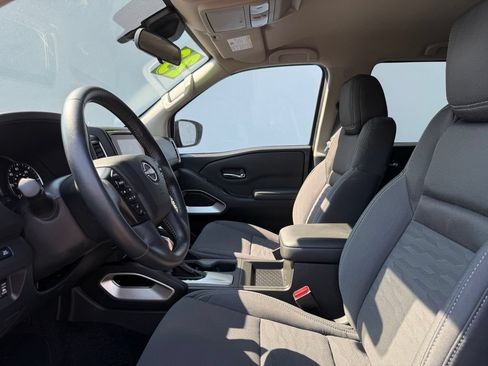 Certified 2023 Nissan Frontier SV w/ SV Convenience Package AWD/4WD image 13