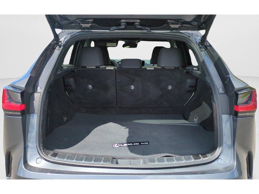 Used 2024 Lexus NX 350 AWD image 9