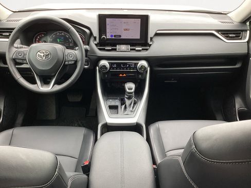 Used 2025 Toyota RAV4 XLE Premium image 4
