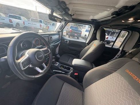 Certified 2023 Jeep Gladiator Mojave w/ Cold Weather Group image 18