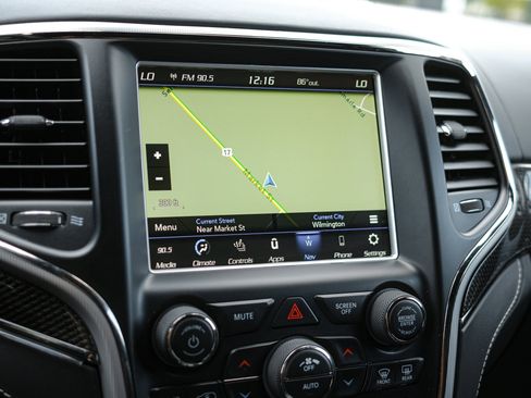 Used 2018 Jeep Grand Cherokee Trackhawk AWD/4WD image 24