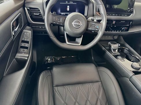 Used 2023 Nissan Rogue Platinum w/ Platinum Premium Package AWD/4WD image 26